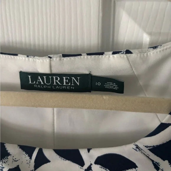 Lauren-Ralph Lauren Chic Navy and White Patterned Sleeveless Dress EUC size 10 - Picture 3 of 4